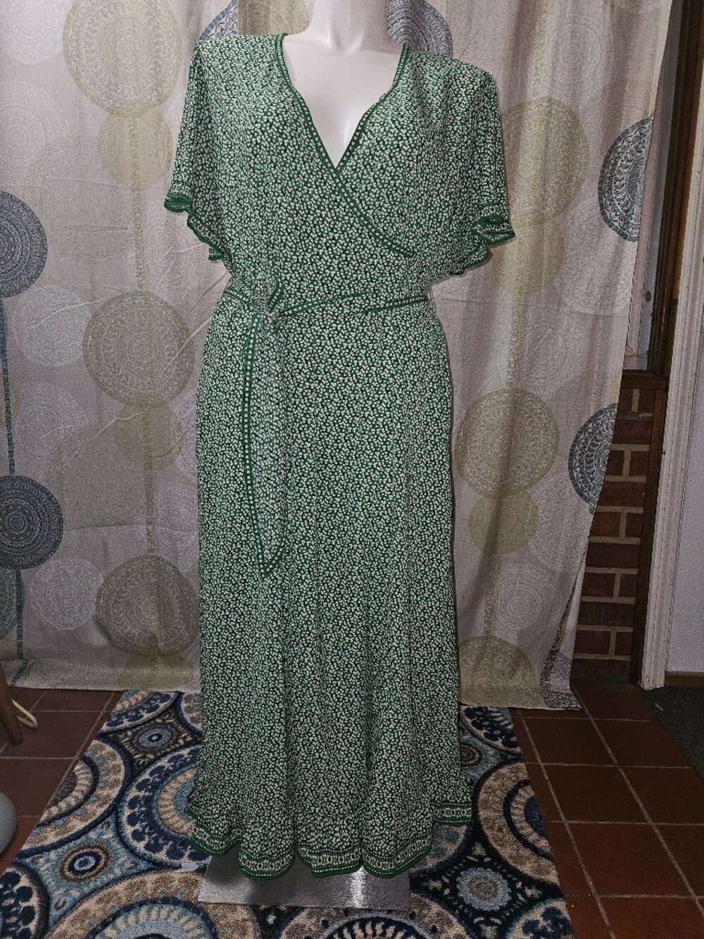 Max Studio Woman Green Floral Midi Dress (2X)